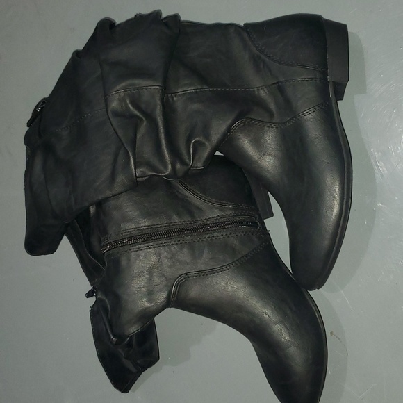 Brand new black size 5.5 Wide boots w/ zipper - Picture 3 of 6